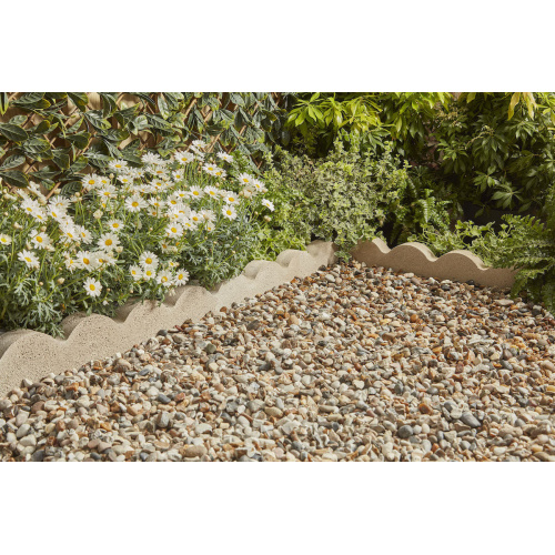 a20115gr_scallopededging600x150mmgrey_lifestyle