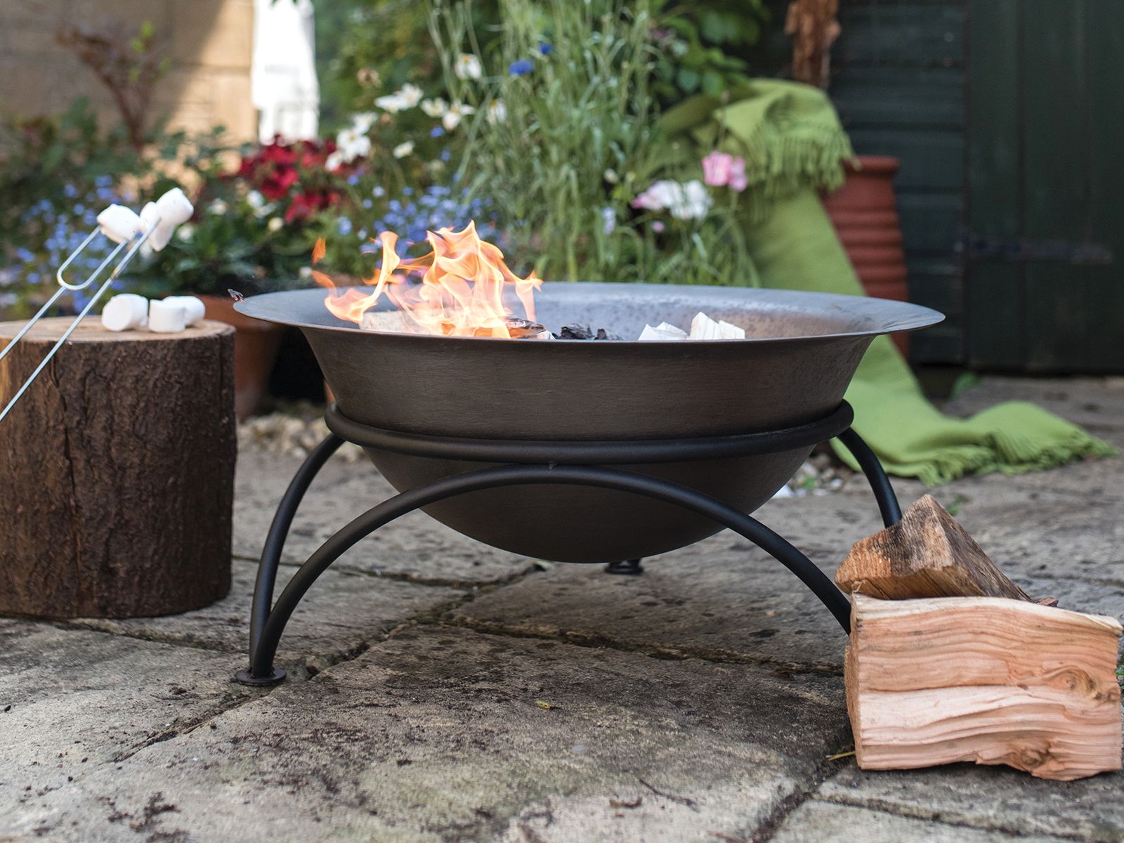 Top Tips for Keeping Warm in Your Garden This Winter